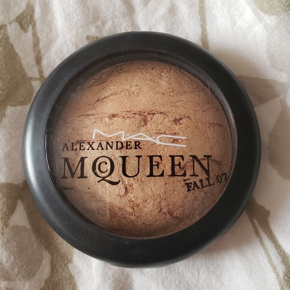 MAC Alexander McQueen Mineralize Skinfinish